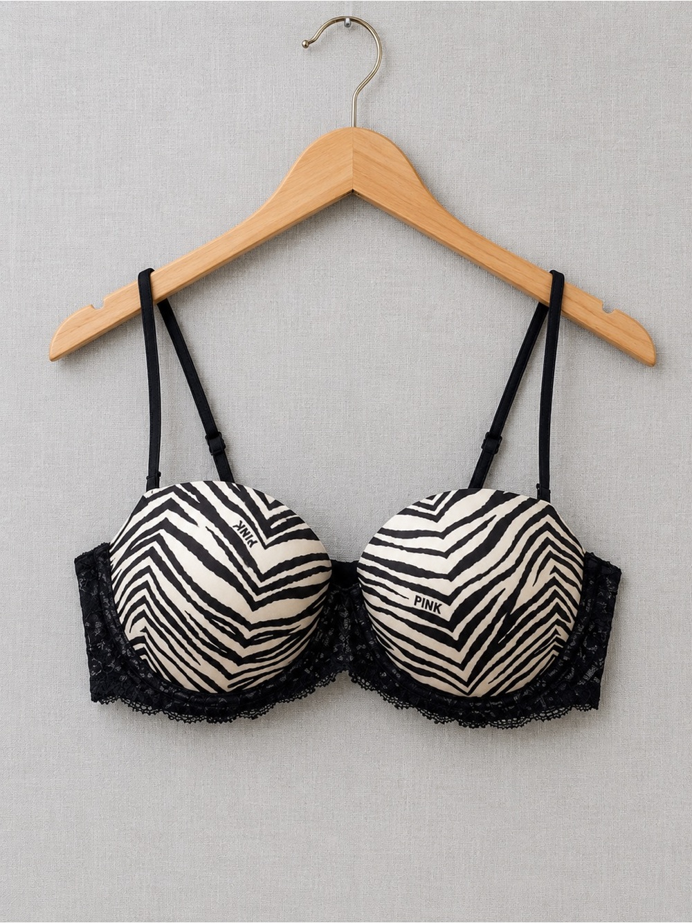 🍒2/25$ Victoria's Secret PINK Zebra Print Lace Underwire Bra